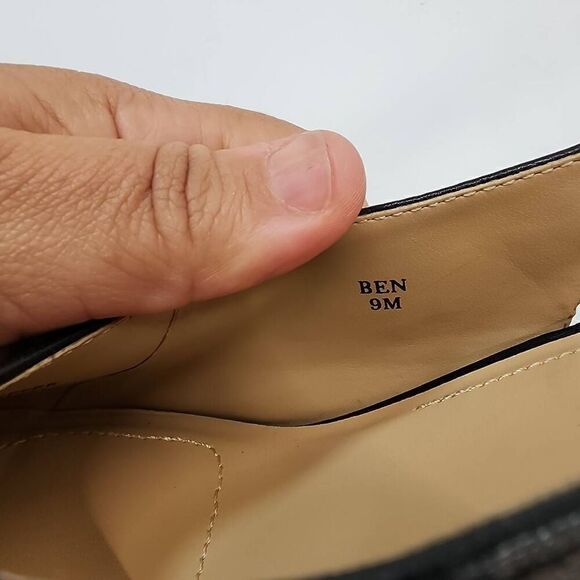 Tahari Size 9 Women's Black Leather Pointy Toe 4" Heel K - Picture 7 of 10